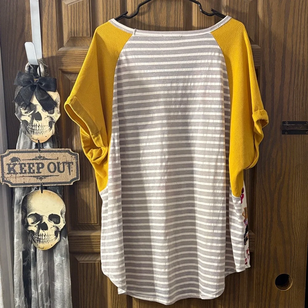 Umgee Floral V-Neck Blouse with Yellow Sleeves - Picture 5 of 8